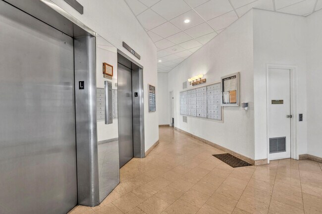 Building Photo - 11930 N Bayshore Dr