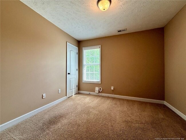 Building Photo - 422 Jamestown Ave