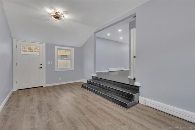 Building Photo - 21 Deepwood Dr