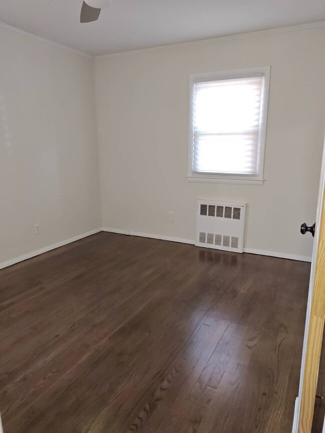 Building Photo - 2354 N Wading River Rd