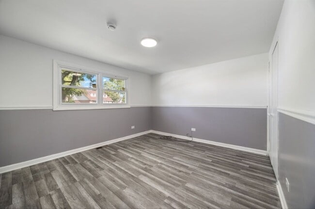 Building Photo - 162 Frederick Dr