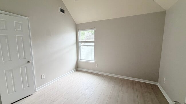Building Photo - 765 Rockbass Rd
