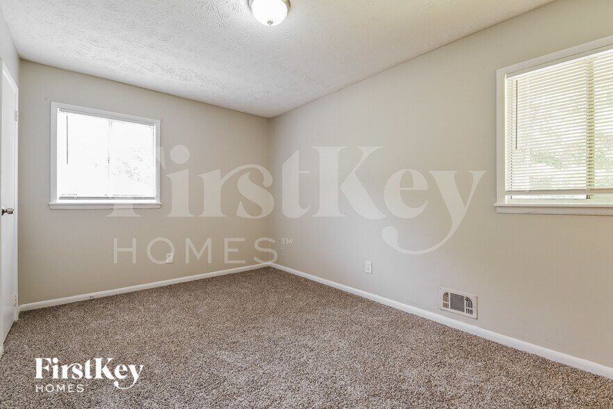 Building Photo - 1364 Labelle St