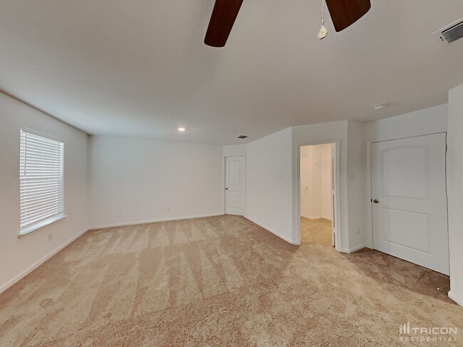 Building Photo - 4007 Trail de Paris