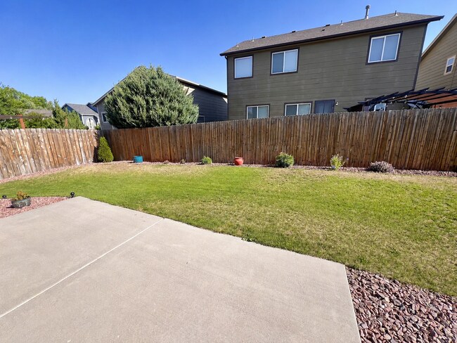 Building Photo - Gorgeous 3 Bedroom Home in Northeast CO Springs!