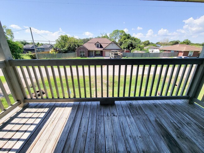 Building Photo - 711 Ave A Ave