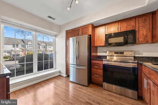 Building Photo - 21673 Hazelnut Square