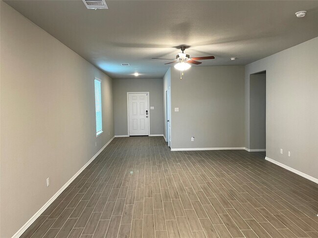 Building Photo - 25436 Northpark Lake Dr
