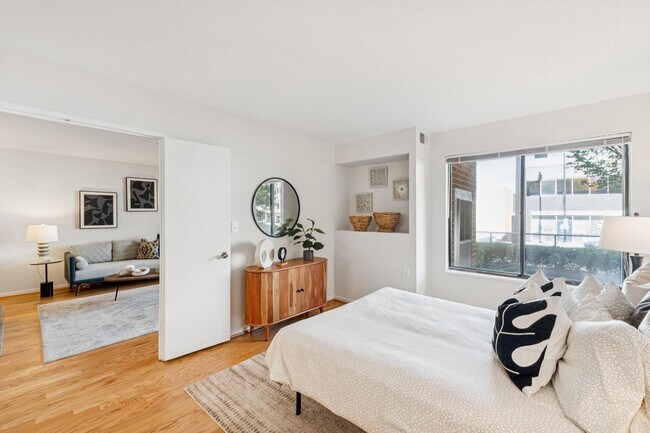 Building Photo - 2320 Wisconsin Ave NW