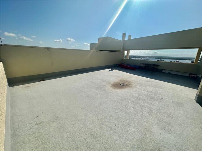 Building Photo - 6009 Sea Ranch Dr