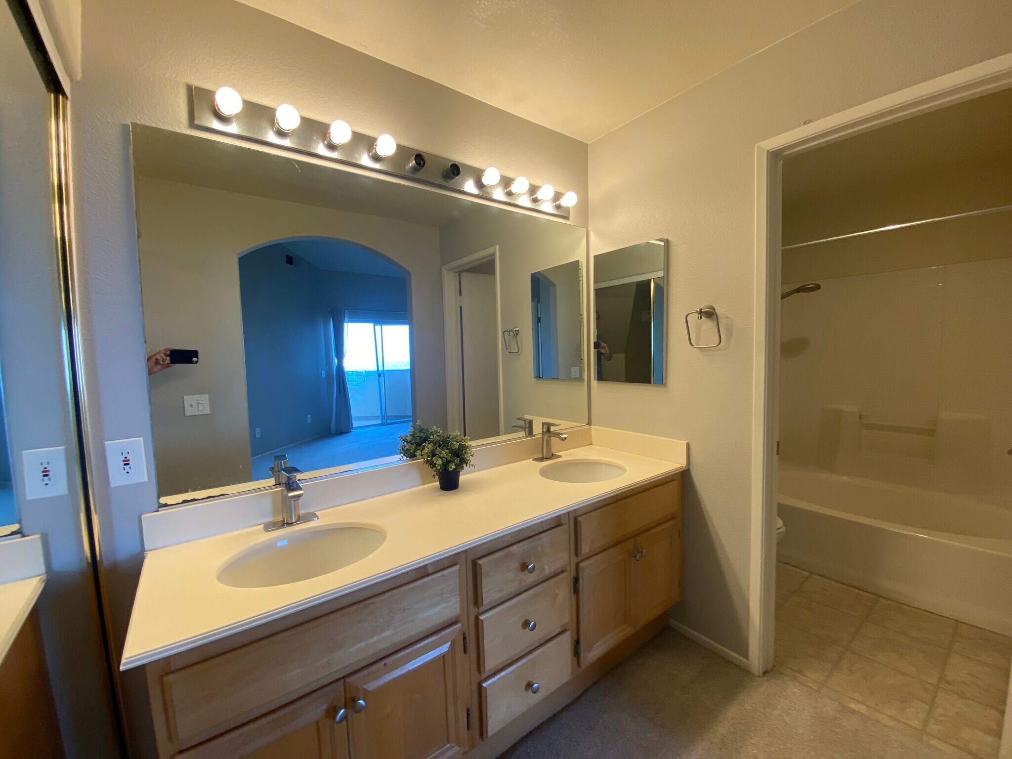 Master Bathroom - 11235 Affinity Ct