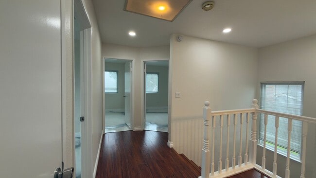 Building Photo - 4 Bedroom | 2.5 Bathroom | Single Family Home in Rosemont Available Now