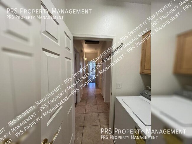 Building Photo - 4135 E Bellerive Dr