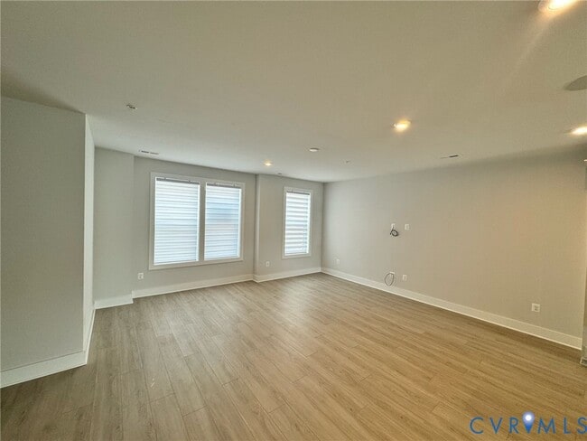 Building Photo - 1025 N Lombardy St