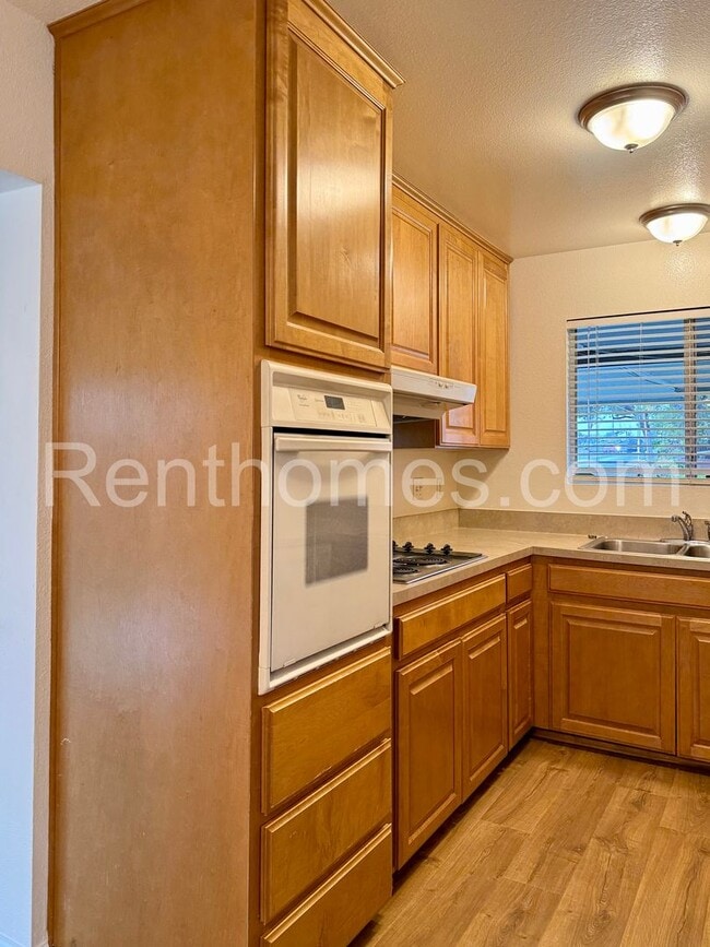 Building Photo - 5511 Chandler Dr