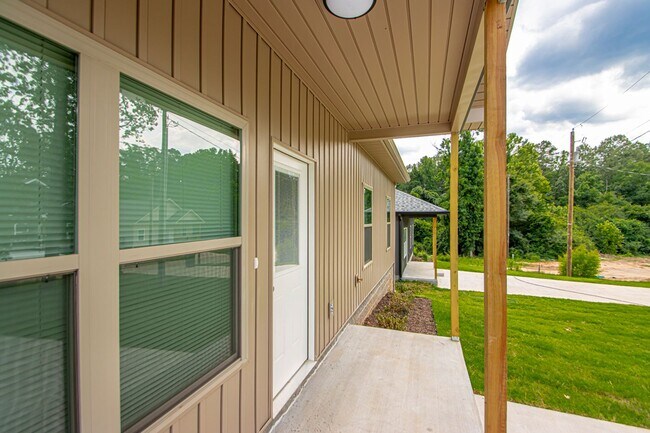 Building Photo - 2311 Nichols Rd