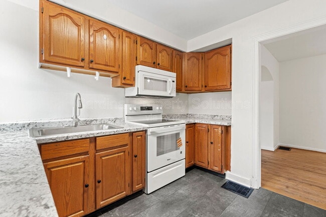 Building Photo - 2602 Elmo Pl
