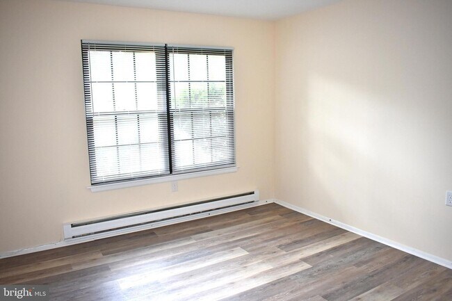 Building Photo - 118 Lexington Dr