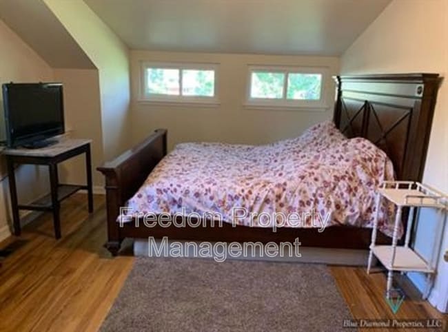 Building Photo - 2821 N Weaver Cir