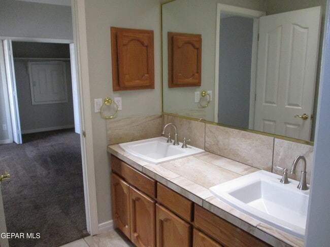 Building Photo - 2030 Paseo Del Prado Dr