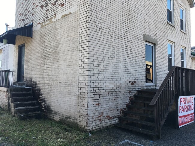 Building Photo - 1512 Front St