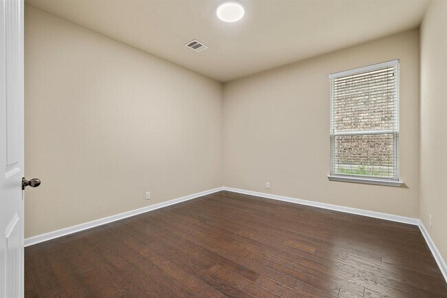 Building Photo - 1814 Sand Creek Rd