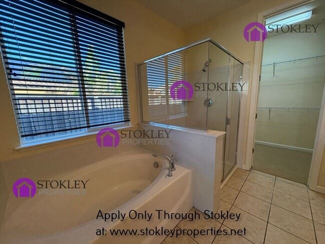 Building Photo - 2573 Tampico Dr