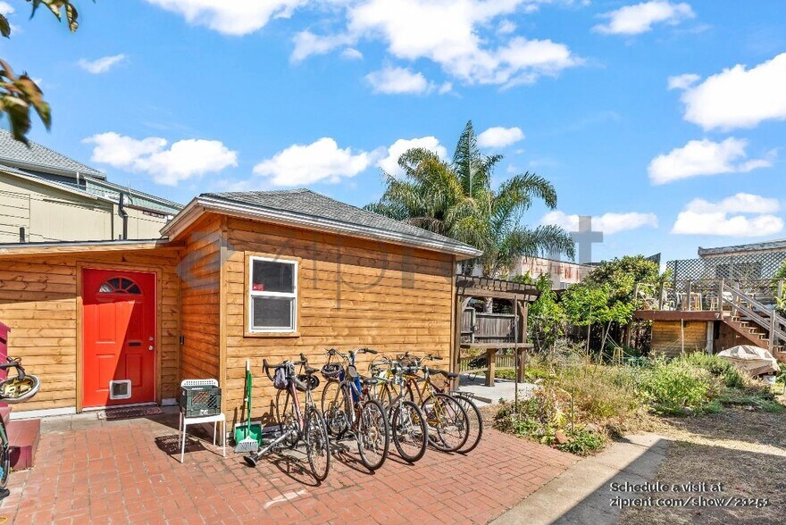 Building Photo - Unit
