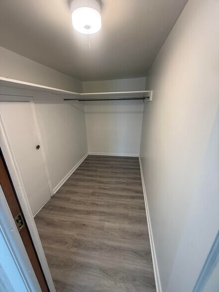 Building Photo - 216 Neil St