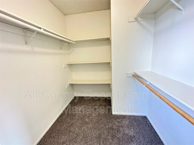 Building Photo - 33995 Via Echo