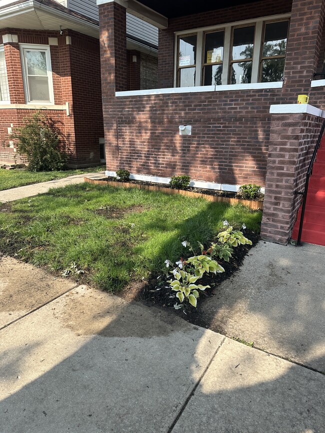 Building Photo - 8634 S Carpenter St