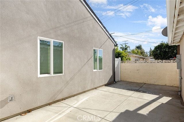 Building Photo - 7044 White Oak Ave