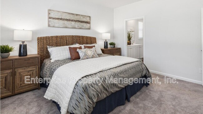 Building Photo - 250 Kipling Dr