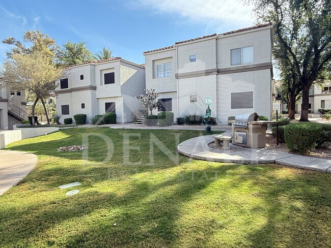 Building Photo - 11375 E Sahuaro Dr