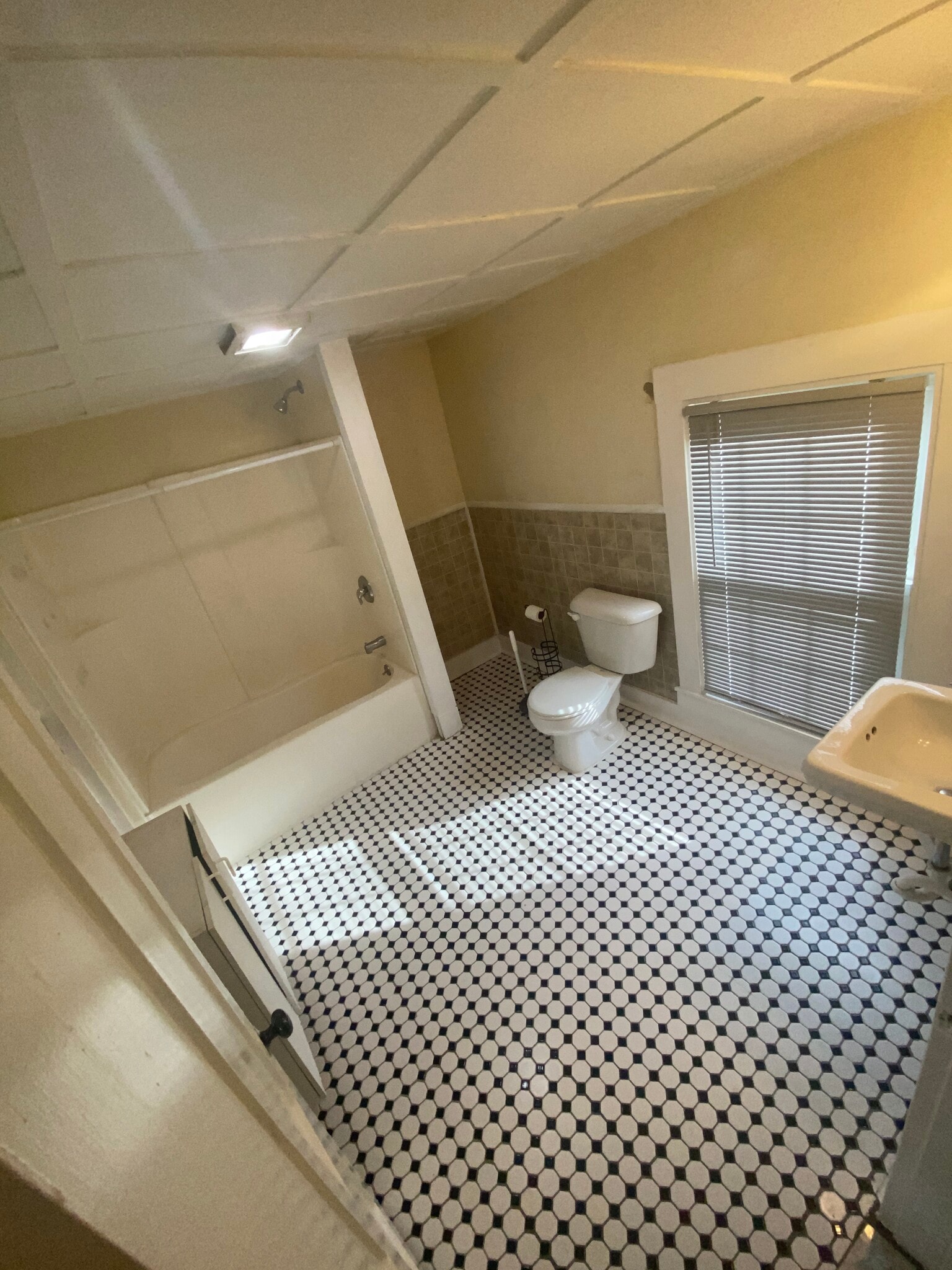 Bathroom - 40 State St