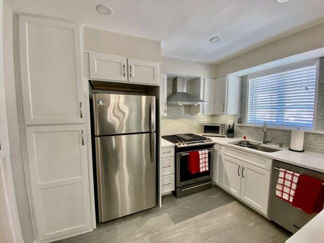 Building Photo - 5307 Pooks Hill Rd