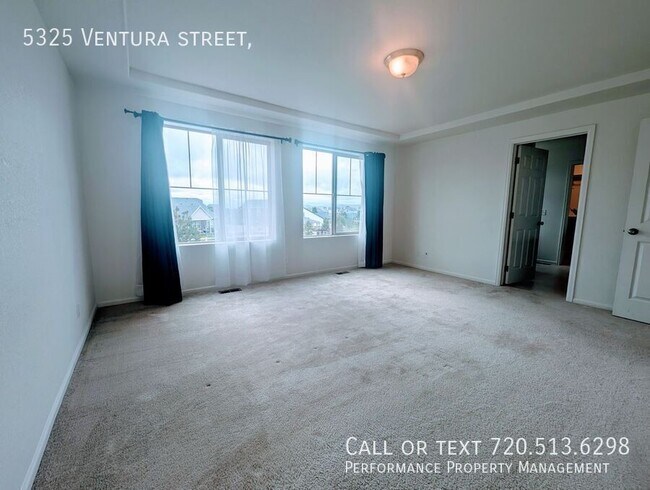 Building Photo - 5325 Ventura St