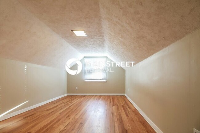 Building Photo - 3 Bedroom Pet-Friendly Home in Independenc...