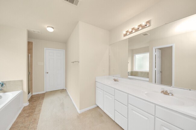 Building Photo - 15623 Sheldon Ridge Way