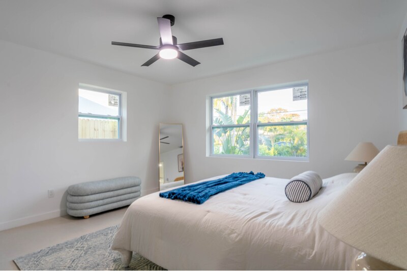 Building Photo - 770 NE 34th Ct