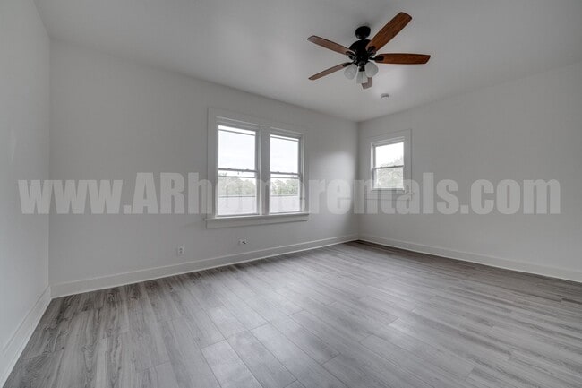 Building Photo - 2116 Cumberland St