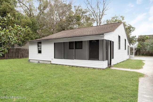 Primary Photo - 1035 Odessa Dr E