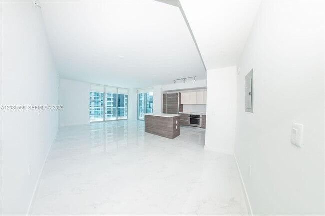 Building Photo - 1100 S Miami Ave