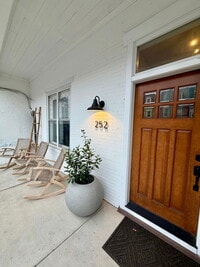 Building Photo - 252 N Mulberry St