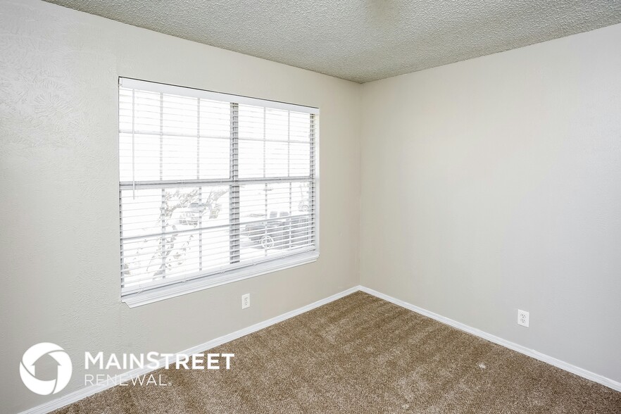Building Photo - 1400 Thackery Dr