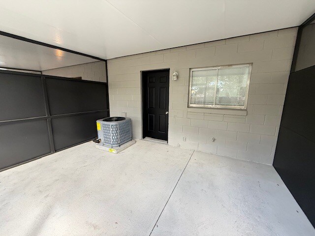 Building Photo - 133 Garden Dr
