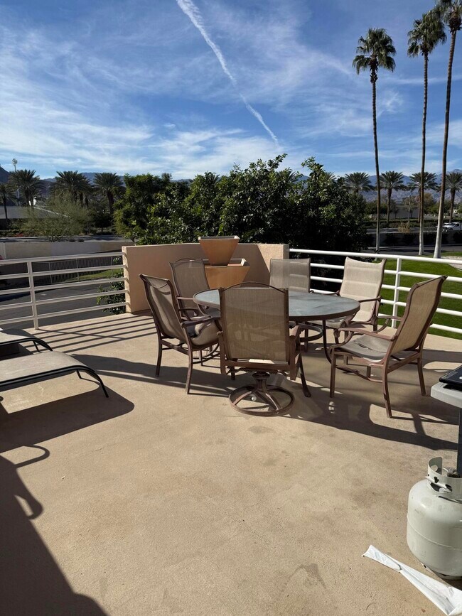 Building Photo - 78125 Crimson Ct