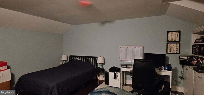 Building Photo - 805 Rosehill Dr