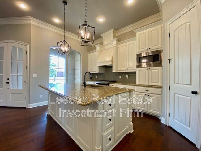 Building Photo - 15 Rescue Hill Cir