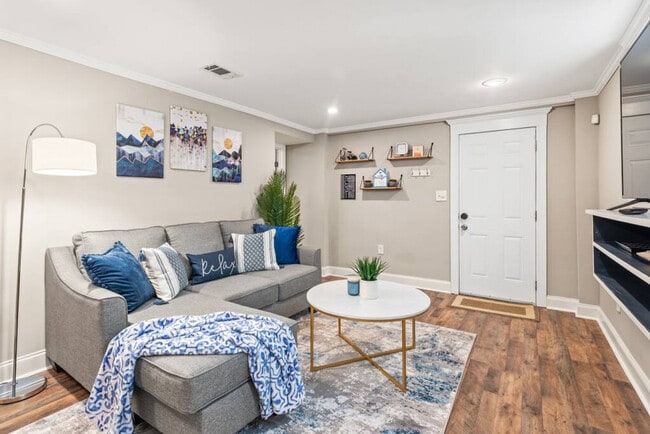 Building Photo - 657 McGruder St NE